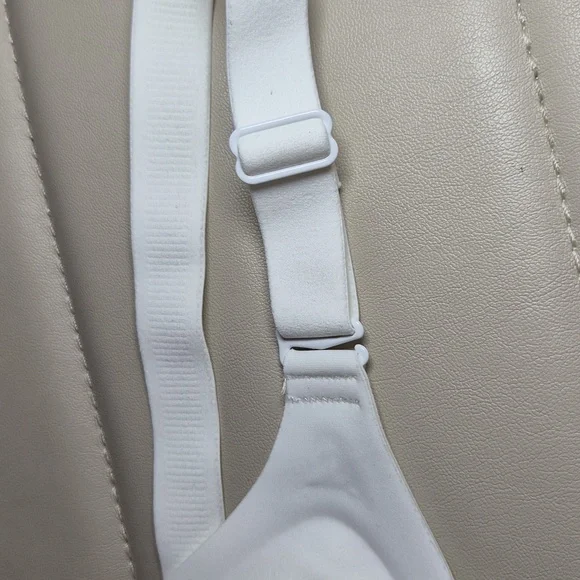 Seamless White Contour Bra - Comfortable Everyday Support - Picture 10 of 10